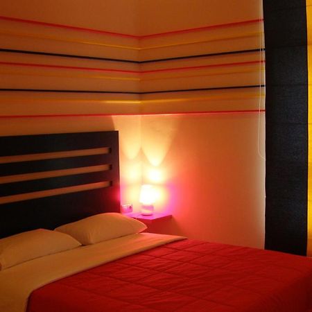 Room In A Neoclassical House - Ladybug Kastoria Exterior photo